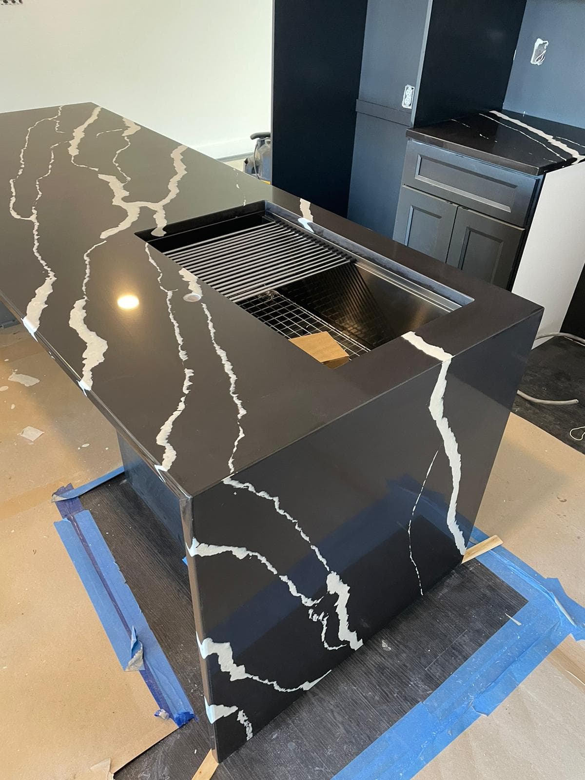 Black Quartz Waterfall Island